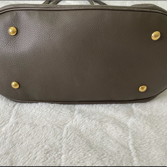 Louis Vuitton XL Mahina in Elephant - Picture 3 of 12